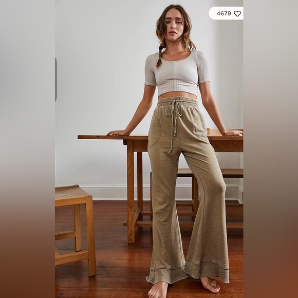 🖤 CLOSET CLEAR OUT 🖤 Free People Cozy Cool Girl “Good Vibes” Flare Pants - Picture 1 of 5